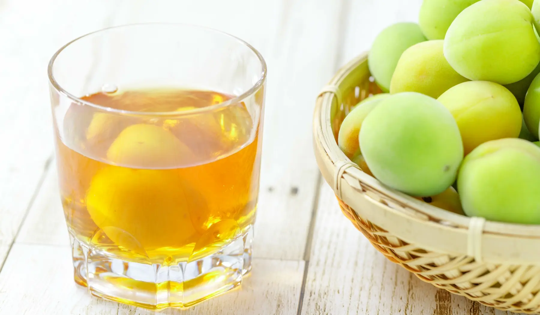 色とりどりの梅酒・果実酒